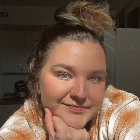 Meet your Posher, Shannon - Picture 4 of 5